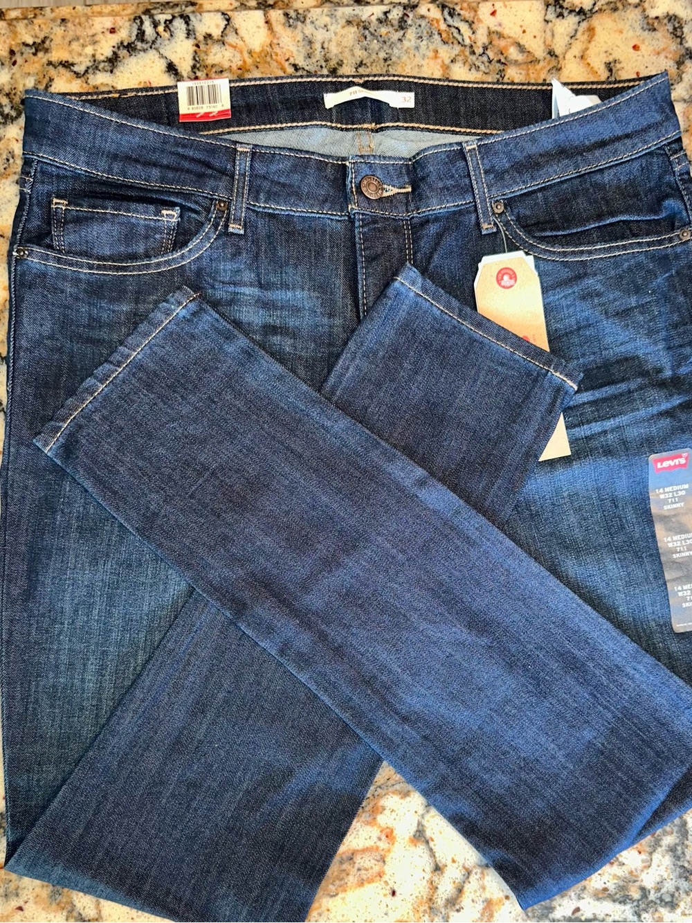 Levi's Women’s Jeans 711 Skinny Mid-rise Size 14 W32 L30 - Picture 4 of 5